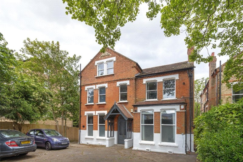 Border Crescent, London, SE26